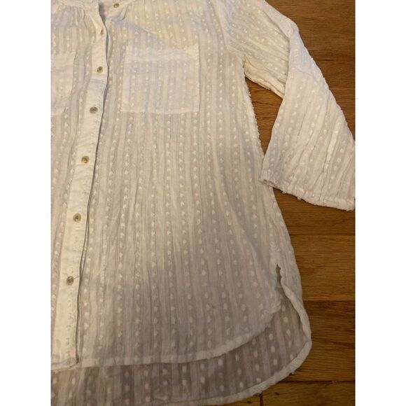 Akemi + Kin Anthropologie women white dotted textured 3/4 sleeve button blouse S - Picture 3 of 9